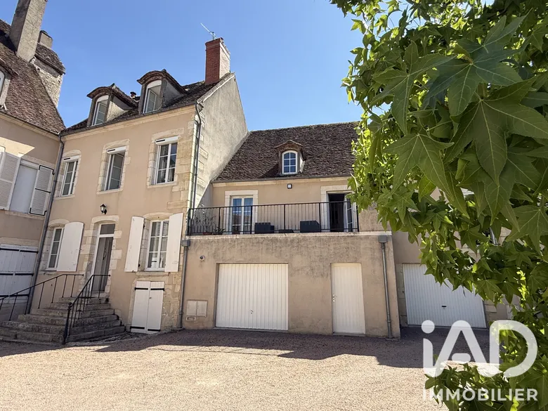 Maison 4 pièces 105 m² · à Saint-Amand-Montrond · 104,5 m² · 137 000 €