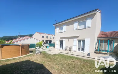 Maison traditionnelle à Saint-Jean-Bonnefonds (42650)