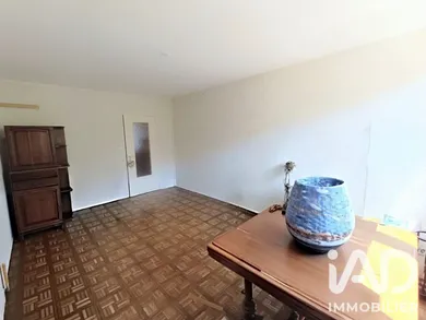 Apartment in Saint-Étienne (42100)