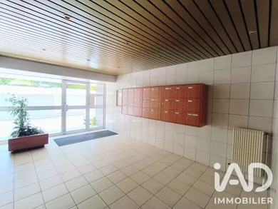 Apartment in Saint-Étienne (42100)