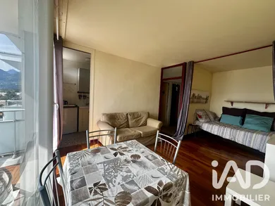 Apartment in Saint-Martin-d'Hères (38400)