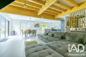 Architectural house in Jenlain (59144)