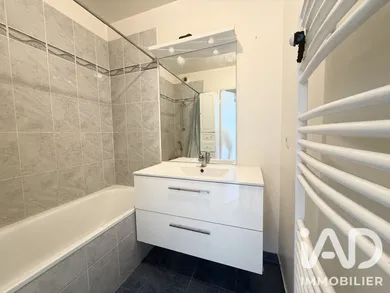Apartment in Chanteloup-les-Vignes (78570)