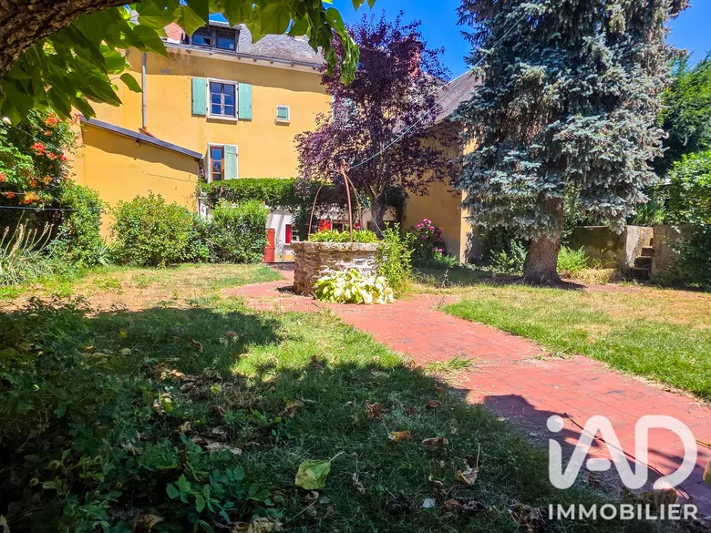 Maison 8 pièces 210 m² · à Saint Geniez d'Olt Et d'Aubrac · 210 m² · 265 000 €