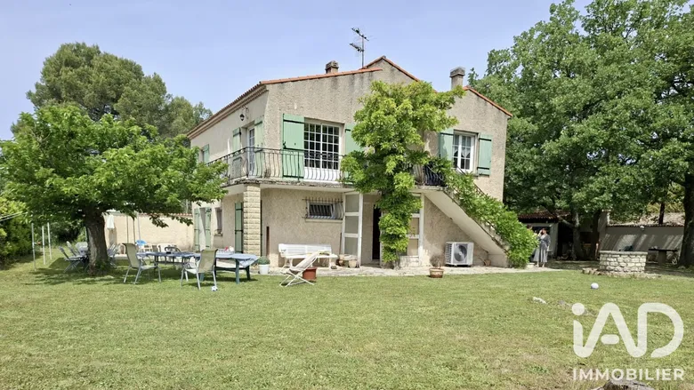 Maison 6 pièces 160 m² · à Saint-Cannat · 160 m² · 550 000 €