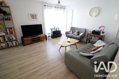 Apartment in Avon (77210)