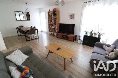 Apartment in Avon (77210)