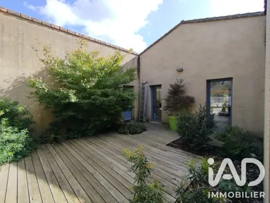 Grange à LES HERBIERS (85500)