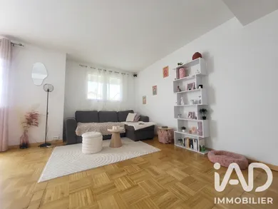 Apartment in Reims (51100)