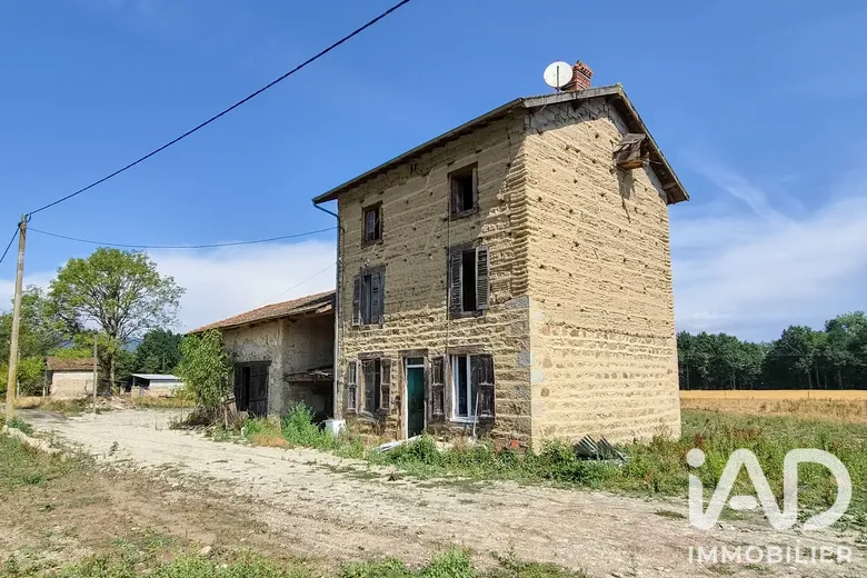 Maison 4 pièces 140 m² · à Marsac-en-Livradois · 140 m² · 45 000 €