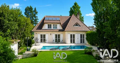 Architectural house in Chilly-Mazarin (91380)