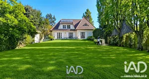 Architectural house in Chilly-Mazarin (91380)