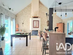Architectural house in Montfort-sur-Meu (35160)