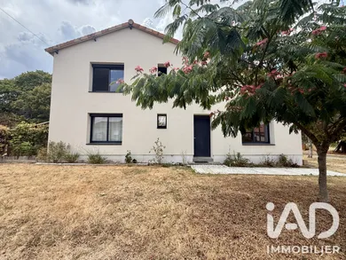 House in Parthenay (79200)