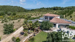Maison d'architecte à Mondragon (84430)