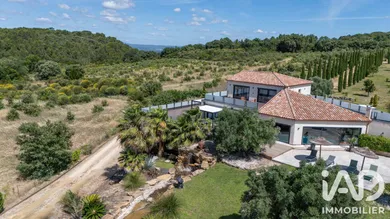 Maison d'architecte à Mondragon (84430)
