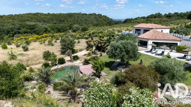 Maison d'architecte à Mondragon (84430)