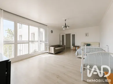 Apartment in Noisy-le-Grand (93160)