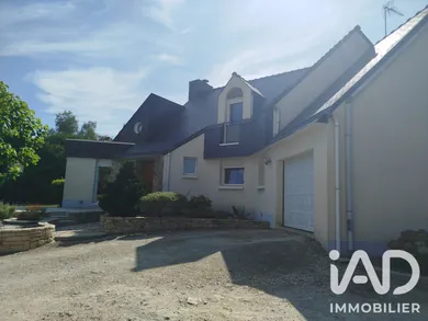 Architectural house in Questembert (56230)