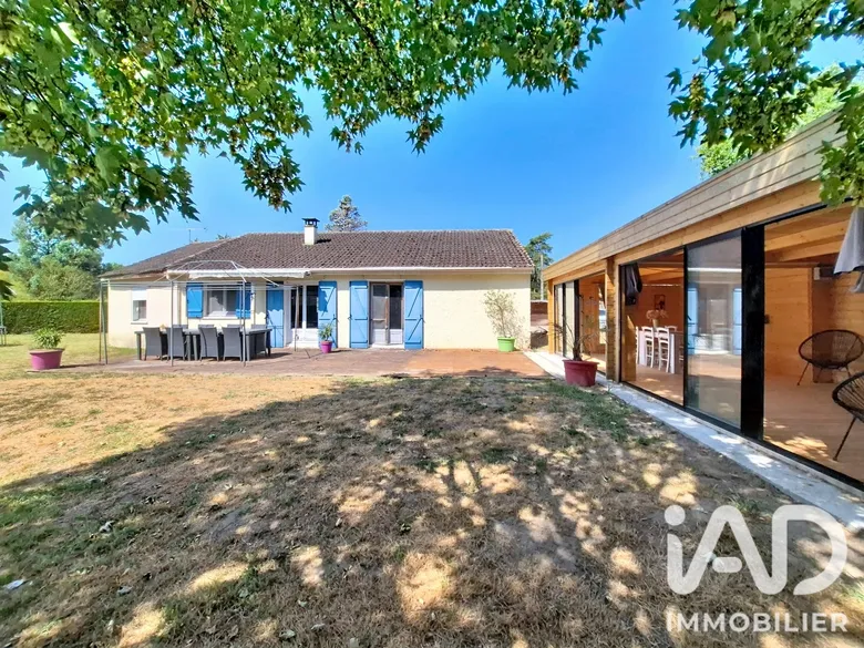 Maison 6 pièces 156 m² · à Noyers · 156 m² · 189 000 €
