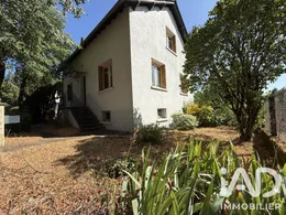 Maison de village à Lacroix-Barrez (12600)