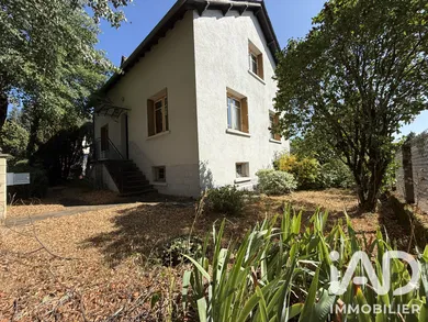 Maison de village à Lacroix-Barrez (12600)