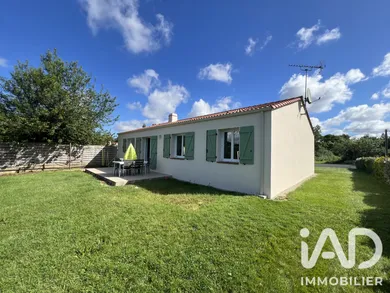 Traditional house in Grosbreuil (85440)