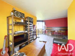 Apartment in Grigny (91350)