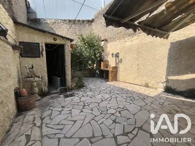 Townhouse in Nîmes (30900)