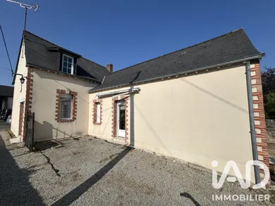 Maison traditionnelle à Ombrée d'Anjou (49420)