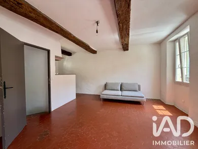 Immeuble à La Garde-Freinet (83680)