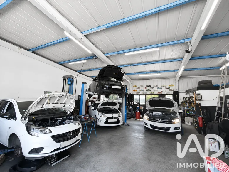 Parking 150 m² · à Grasse · 150 m² · 132 000 €