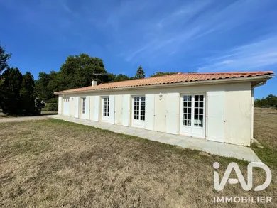 Village house in Cissac-Médoc (33250)