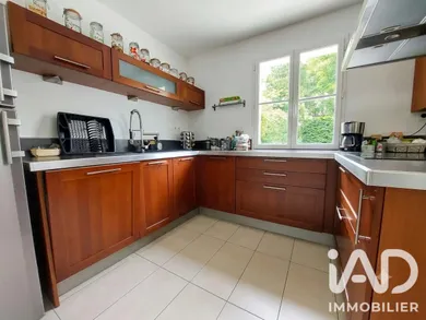 Maison traditionnelle à Bois-le-Roi (77590)