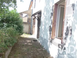 Townhouse in Giat (63620)