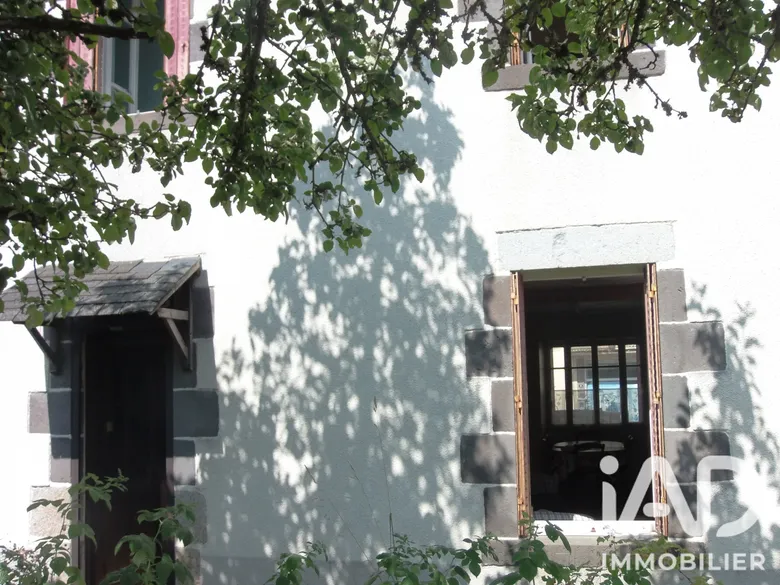 Maison 7 pièces 160 m² · à Giat · 160 m² · 69 500 €