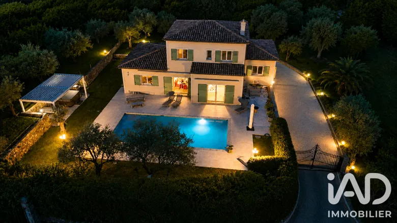 Maison 6 pièces 340 m² · à Grasse · 340 m² · 1 650 000 €