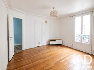 Apartment in Paris (75011)