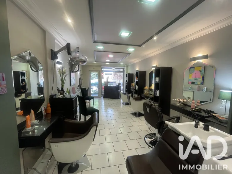 Esthétique, Coiffure​ à Dijon (21000) · 60 m² · 49 800 €