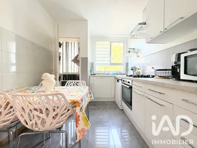 Apartment in Aix-en-Provence (13090)