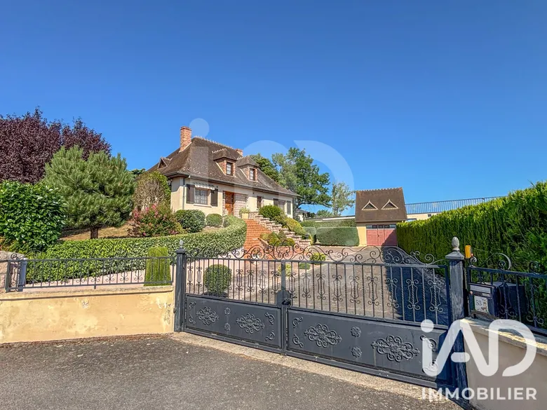 Maison 7 pièces 192 m² · à Prémilhat · 192 m² · 199 000 €