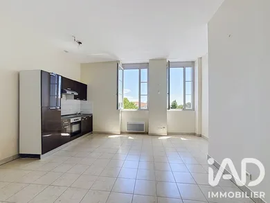 Apartment in La Rochelle (17000)