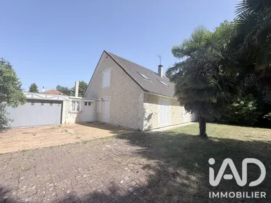 Maison traditionnelle à Saint-Pierre-des-Fleurs (27370)