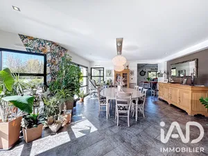Architectural house in Franqueville-Saint-Pierre (76520)