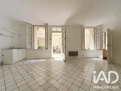 Apartment in La Rochelle (17000)