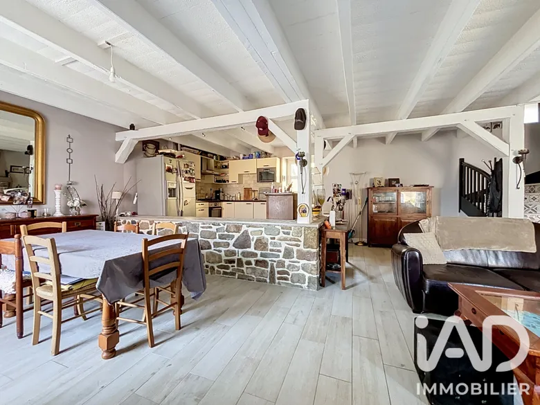 Maison 5 pièces 138 m² · à La Ville-Ès-Nonais · 137,8 m² · 397 100 €