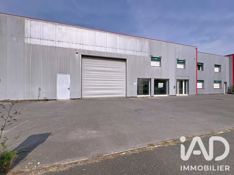 Murs commerciaux à Chevry-Cossigny (77173) · 345 m² · 2 150 000 €
