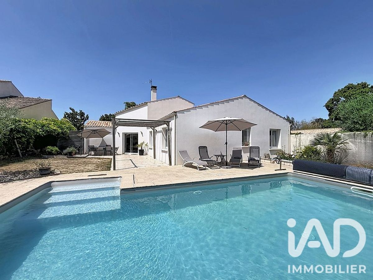 Maison d'architecte avec piscine à Lagord
