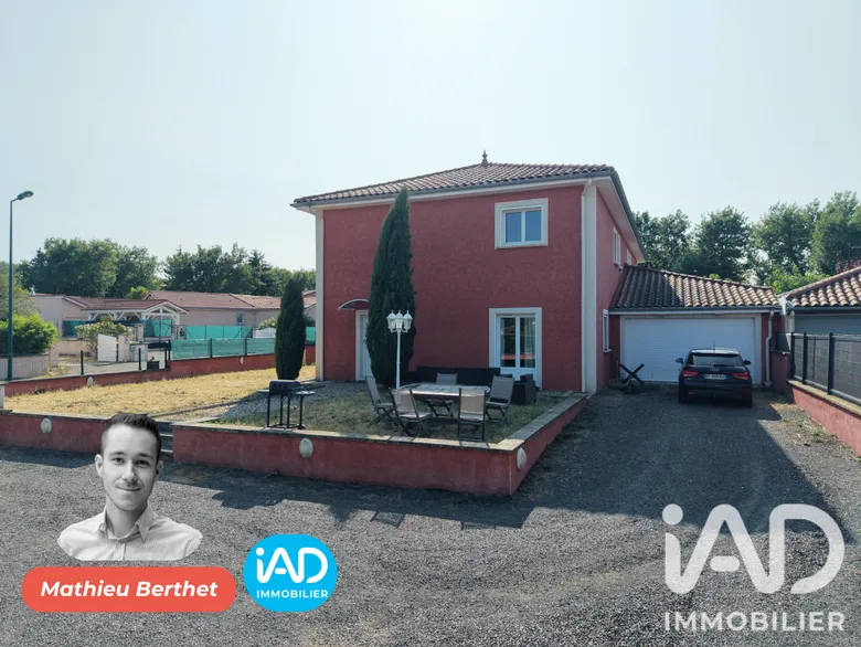 Maison 6 pièces 160 m² · à Saint-Marcellin-en-Forez · 160 m² · 364 000 €