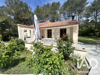 Maison traditionnelle à Saint-Julien (83560)